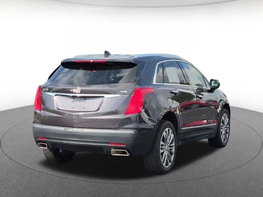 Used 2017 CADILLAC XT5 Premium Luxury FWD SUV