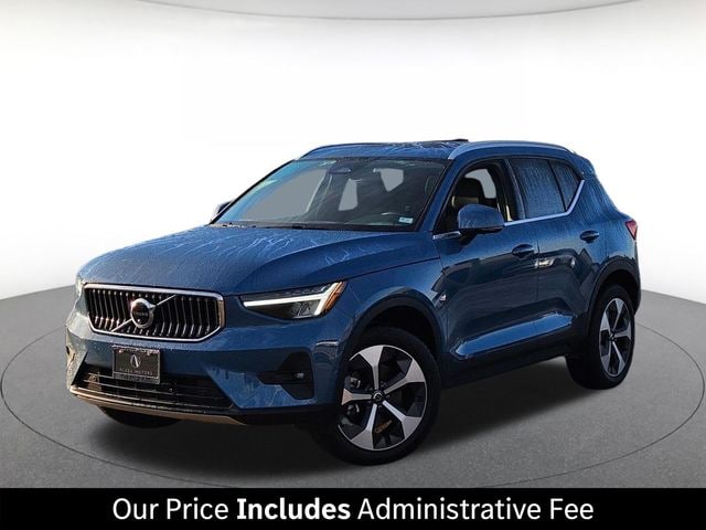 2025 Volvo XC40