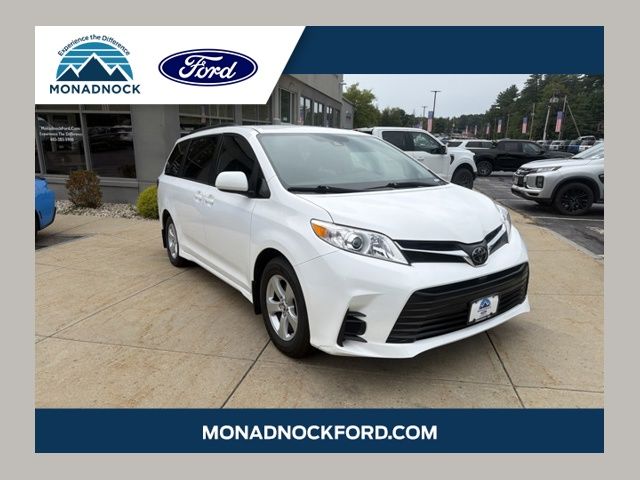 2019 Toyota Sienna LE