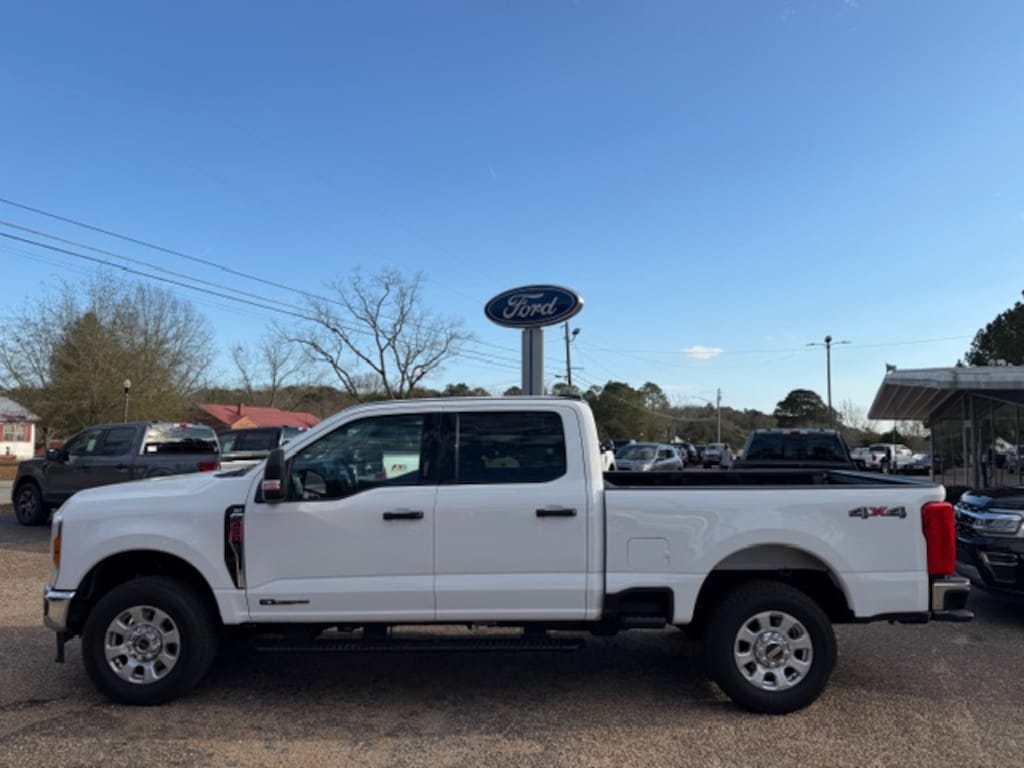 Used 2024 Ford F-250SD XLT Truck