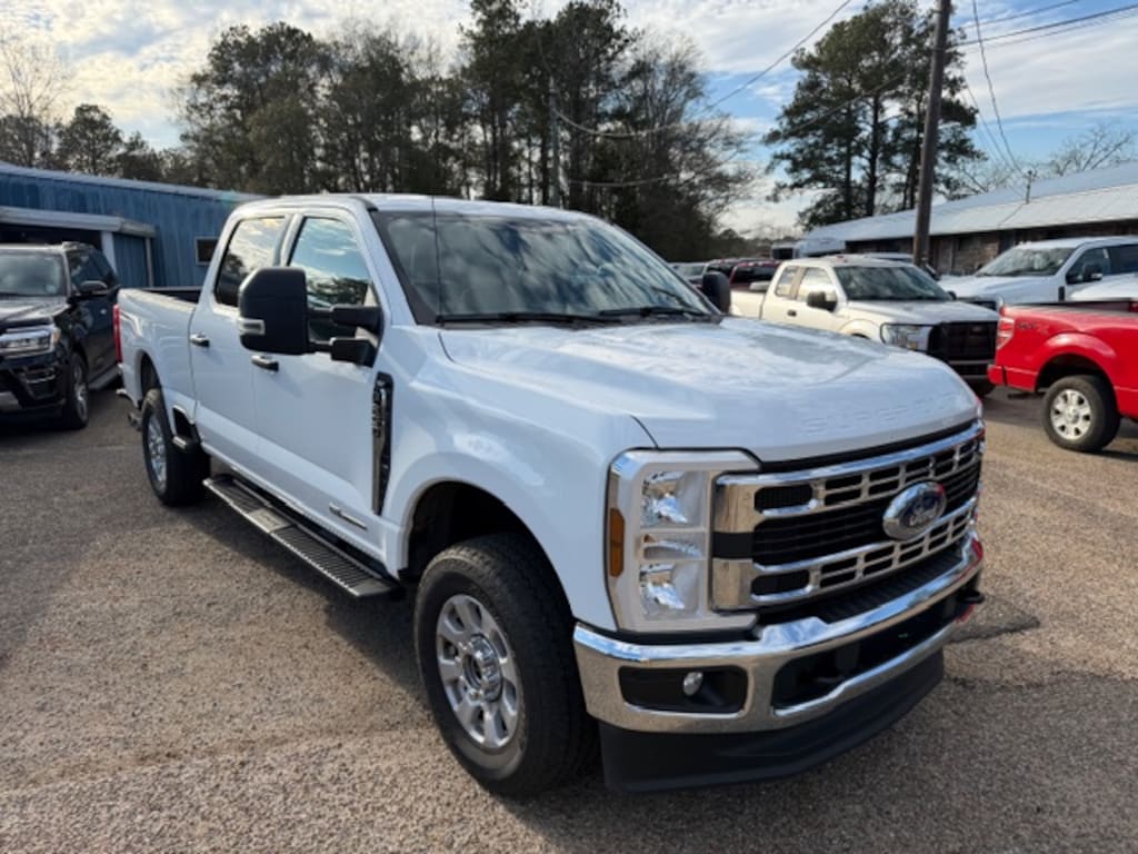 Used 2024 Ford F-250SD XLT Truck