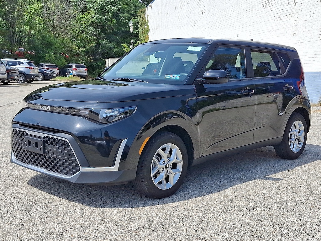 Used 2025 Kia Soul LX LX FWD