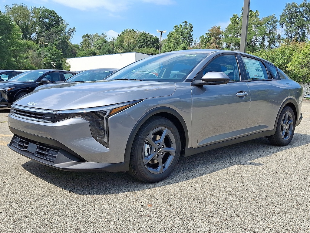 New 2026 Kia K4 LXS Sedan