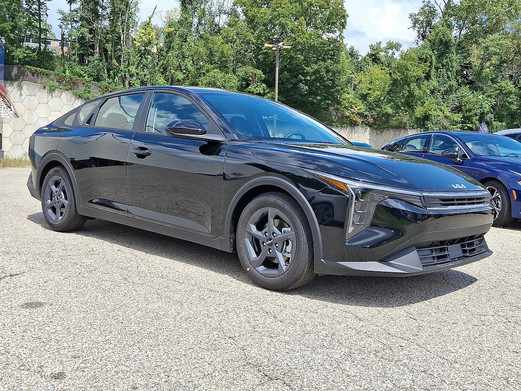 New 2026 Kia K4 LXS Sedan