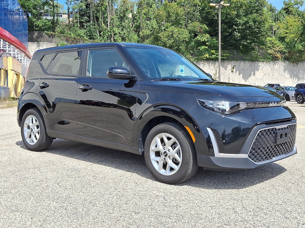 Used 2025 Kia Soul LX LX FWD