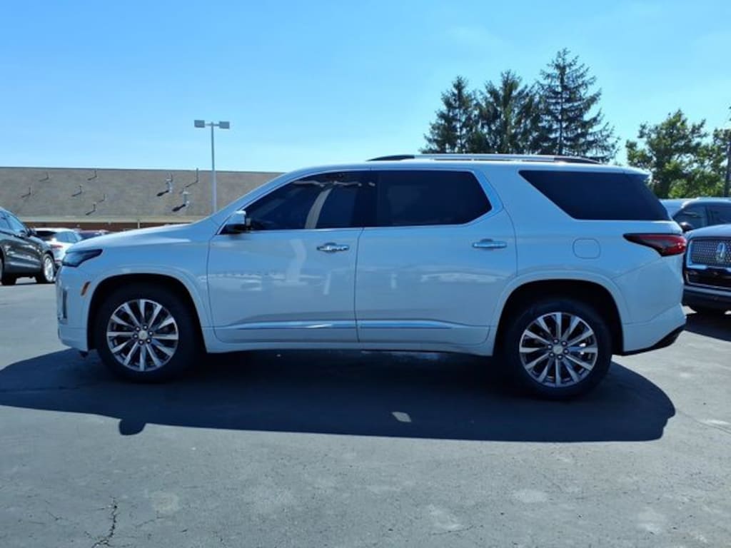 Used 2023 Chevrolet Traverse Premier SUV