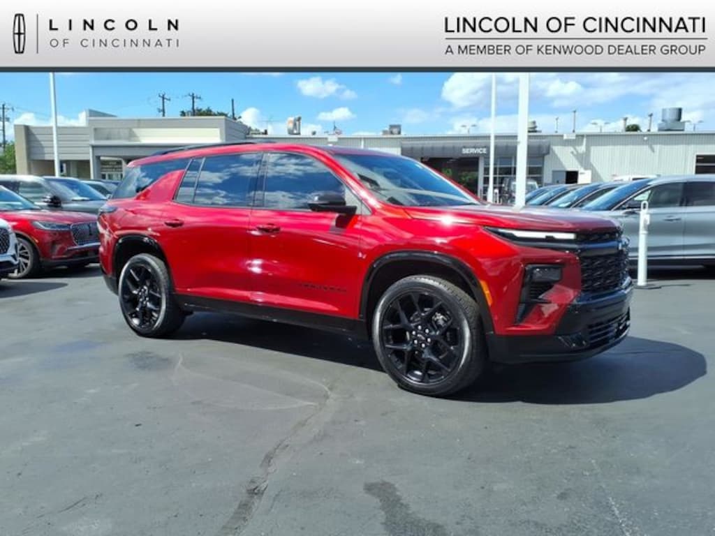Used 2025 Chevrolet Traverse RS SUV