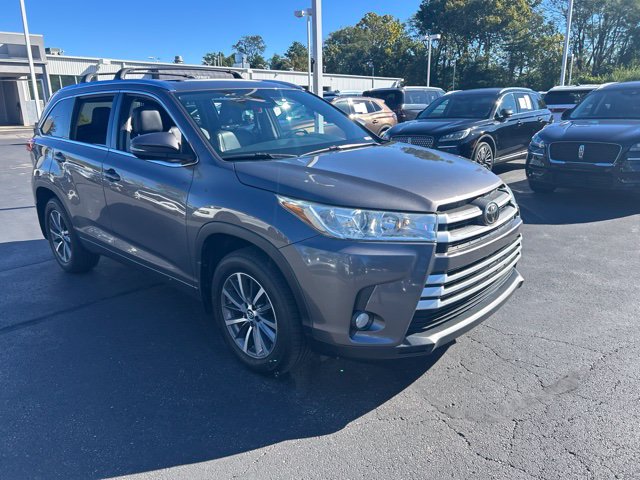 Used 2017 Toyota Highlander SUV