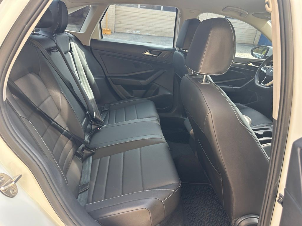 Used 2024 Volkswagen Jetta 1.5T SE Sedan