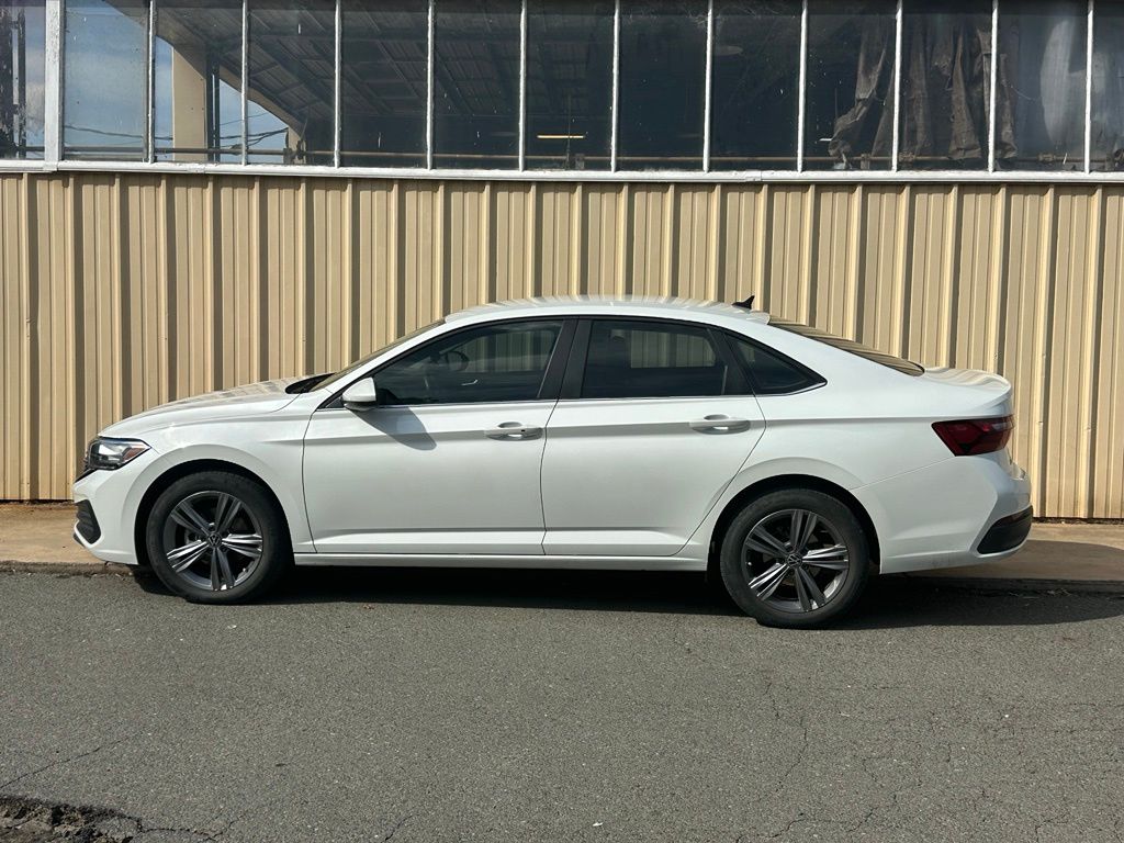 Used 2024 Volkswagen Jetta 1.5T SE Sedan