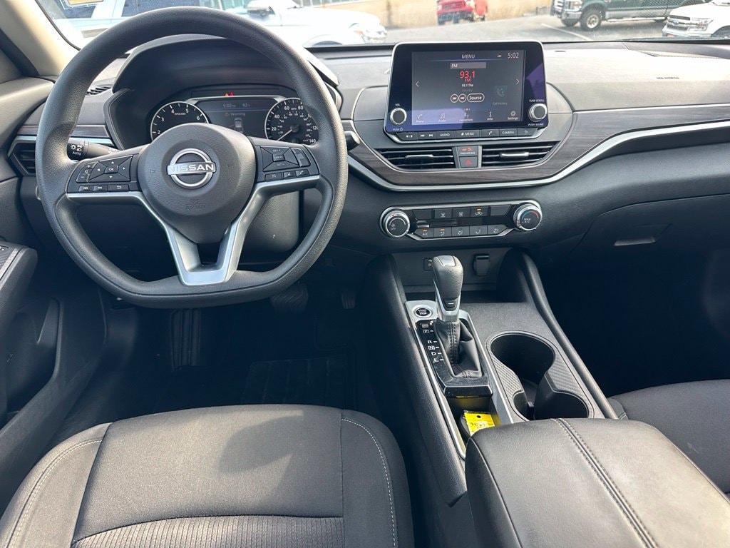 Used 2025 Nissan Altima SV Sedan