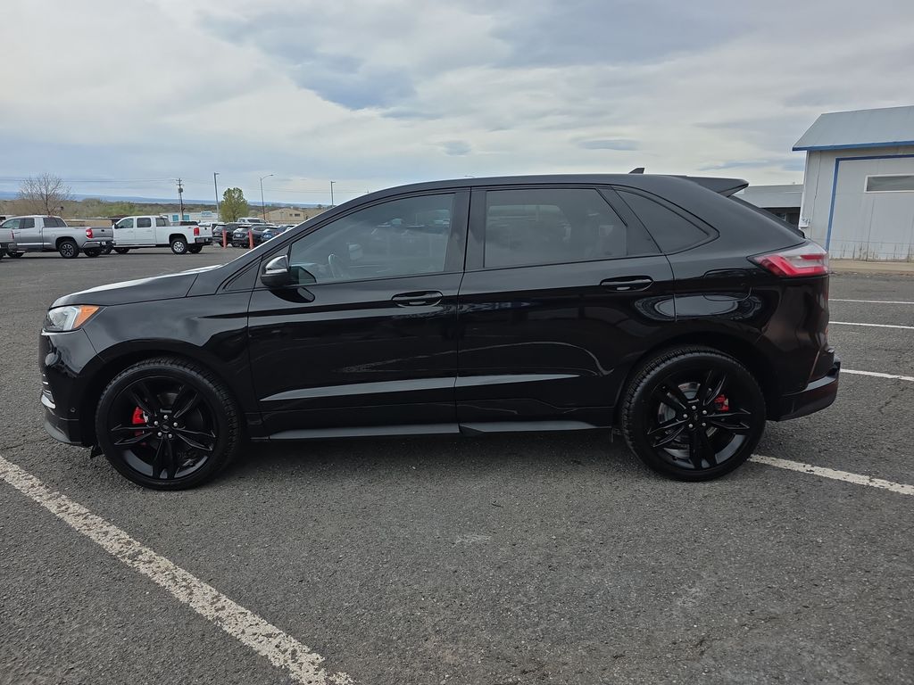 2022 Ford Edge ST - Photo 4