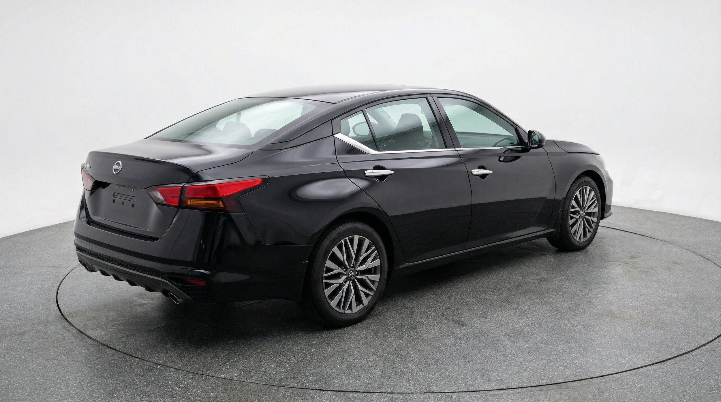 Thumbnail: 2025 Nissan Altima - 9