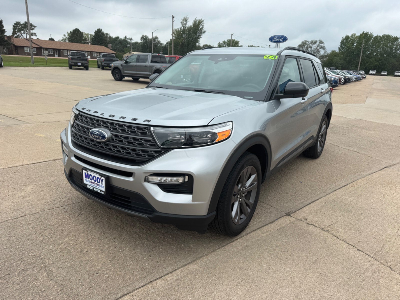 2024 Ford Explorer XLT