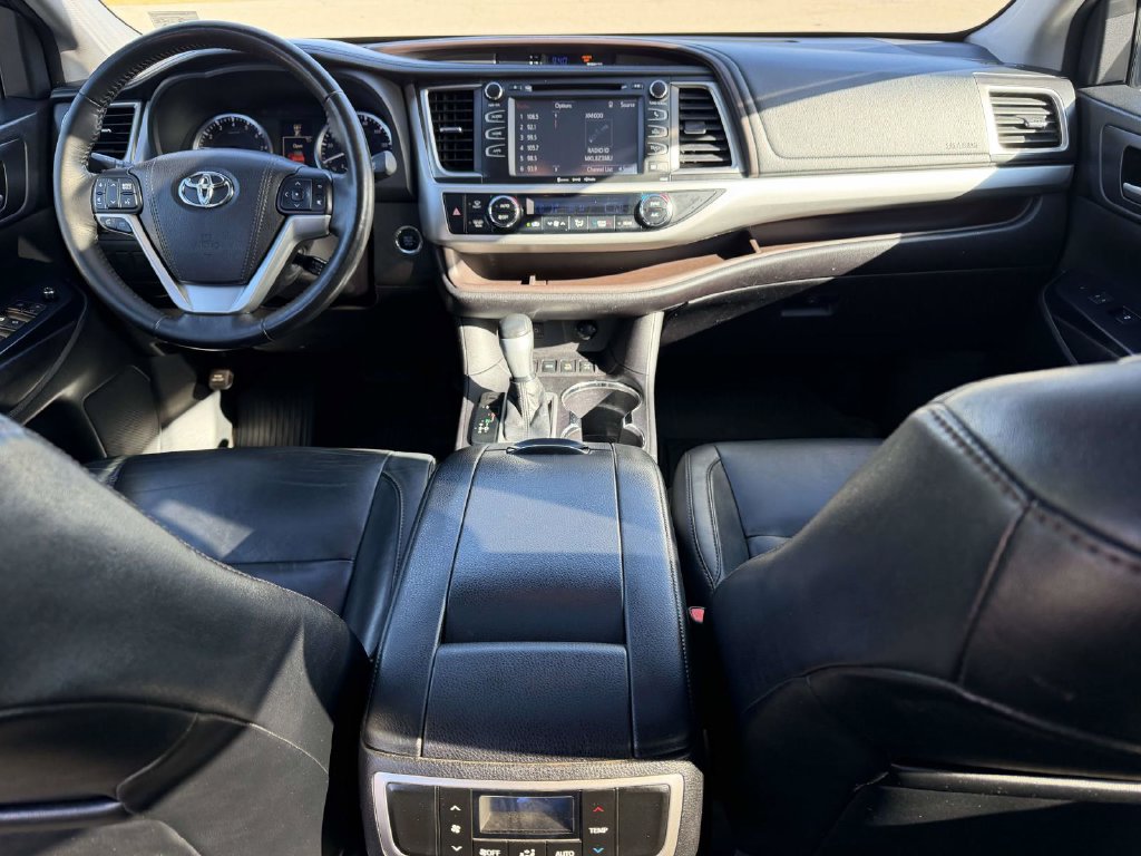 Used 2016 Toyota Highlander XLE V6 SUV