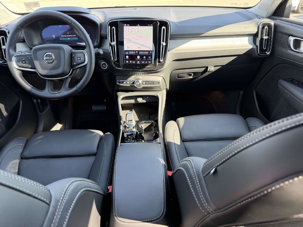 Used 2025 Volvo XC40 B5 Plus Bright Theme SUV