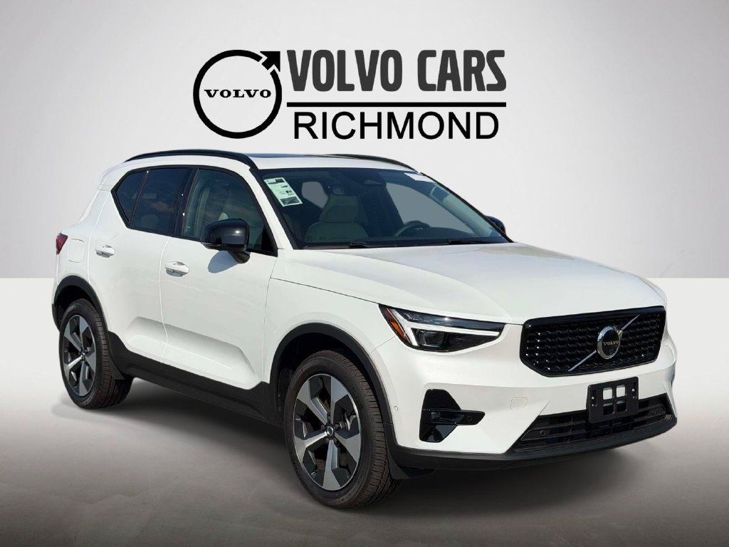 2026 Volvo XC40 B5 Plus AWD SUV