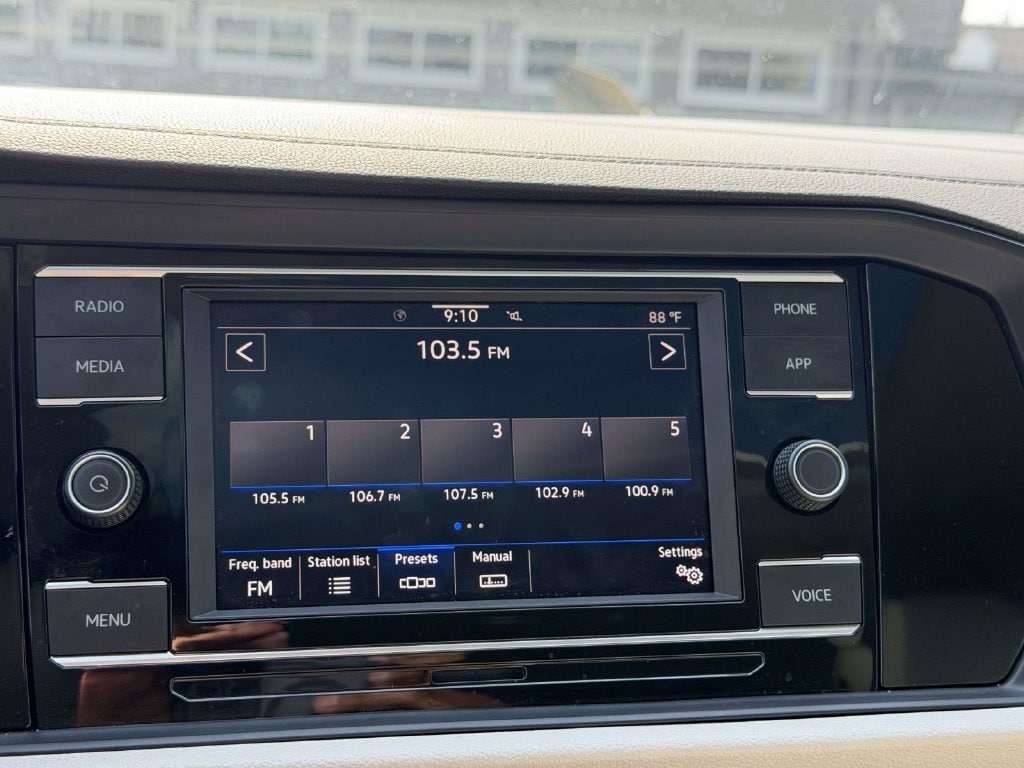 Used 2024 Volkswagen Jetta 1.5T SE Sedan