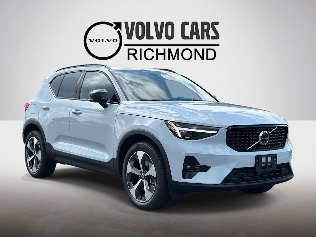 New 2026 Volvo XC40 B5 Plus SUV