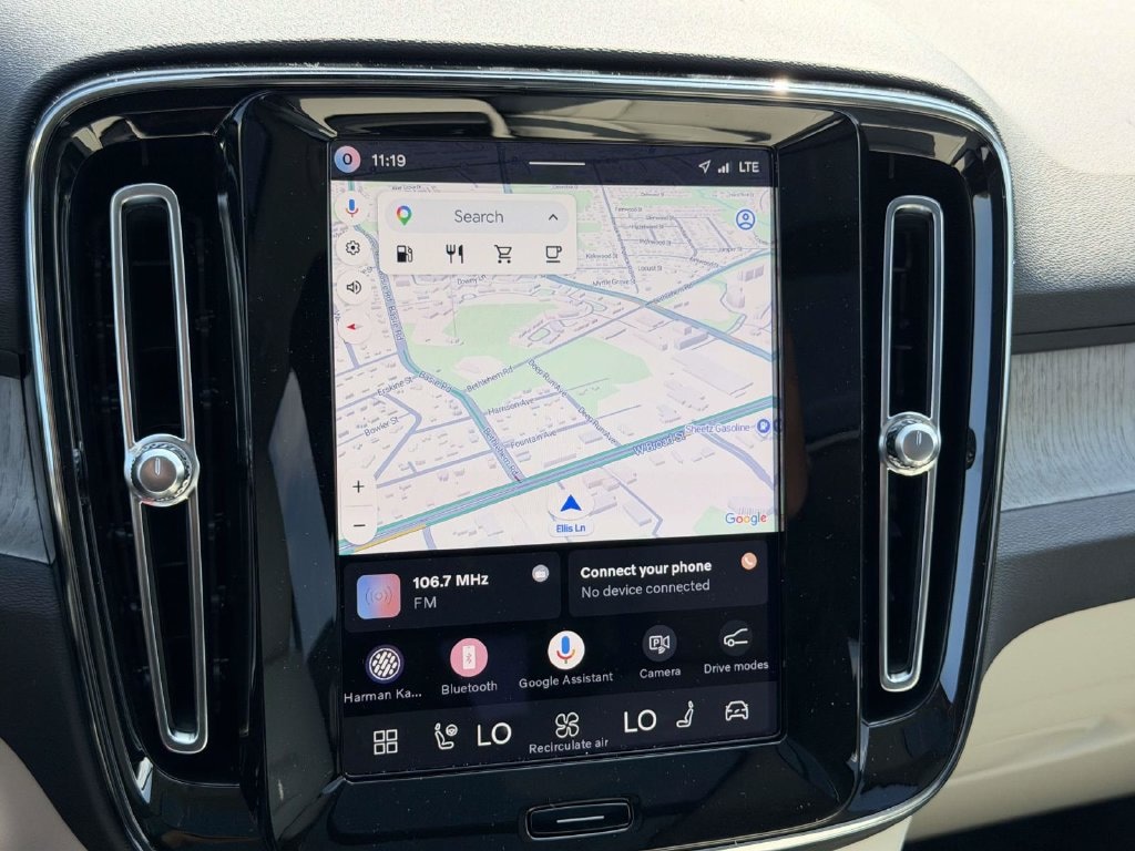 New 2026 Volvo XC40 B5 Ultra SUV