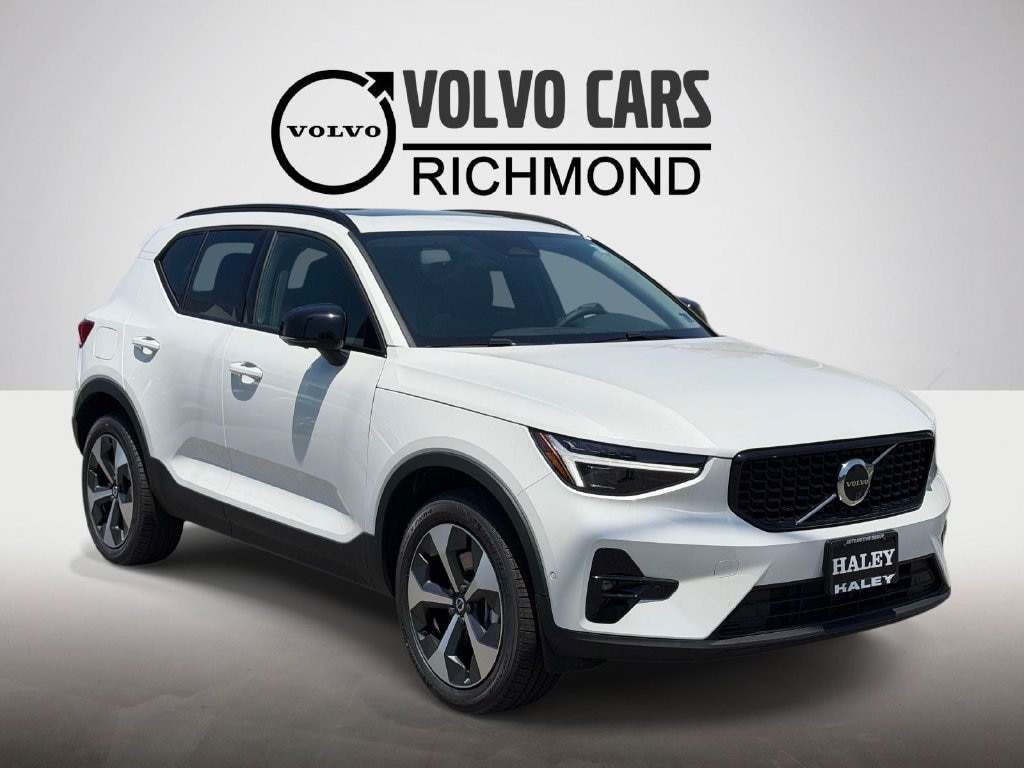 New 2026 Volvo XC40 B5 Plus SUV