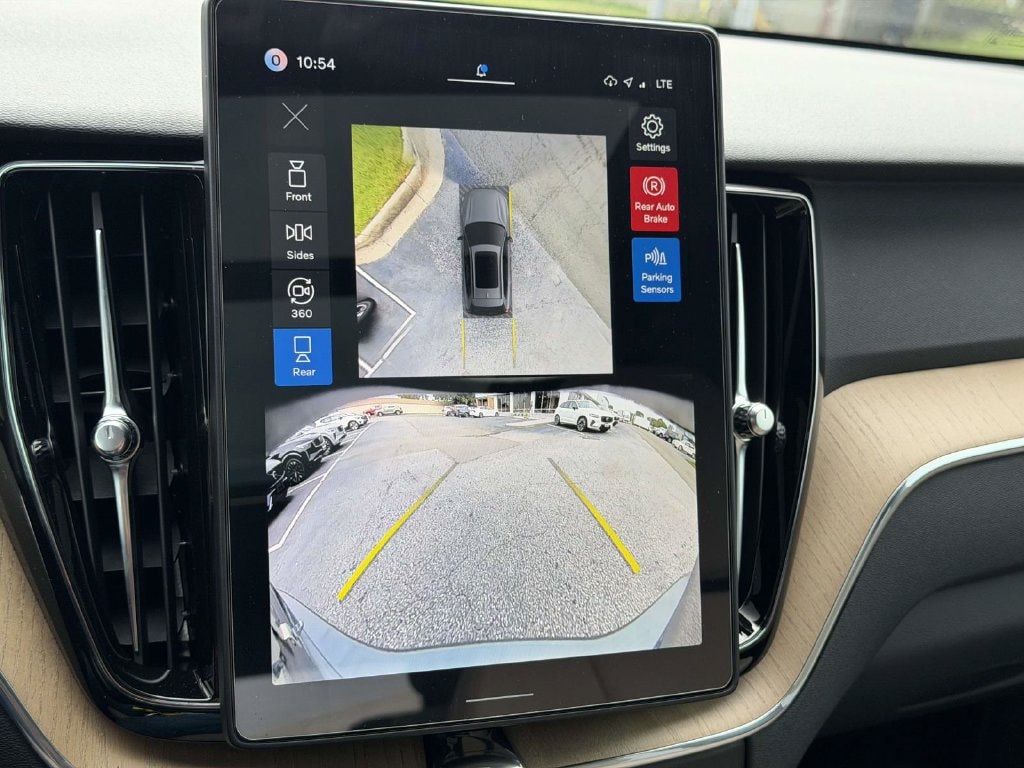 New 2026 Volvo XC60 B5 Plus SUV
