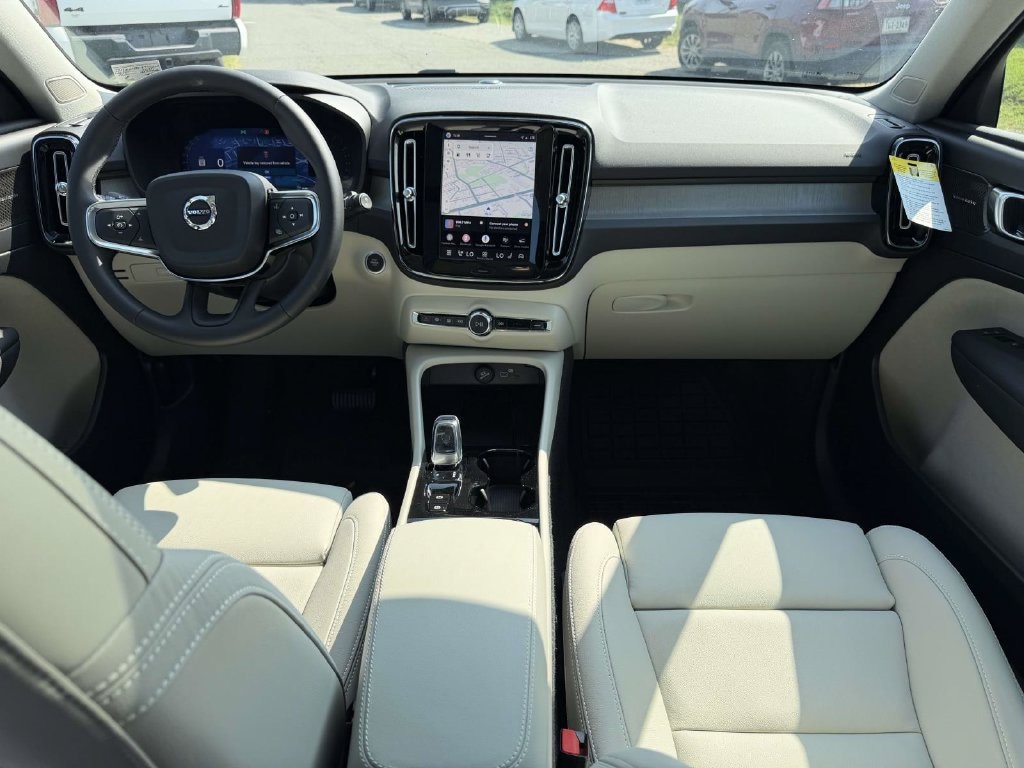 New 2026 Volvo XC40 B5 Ultra SUV
