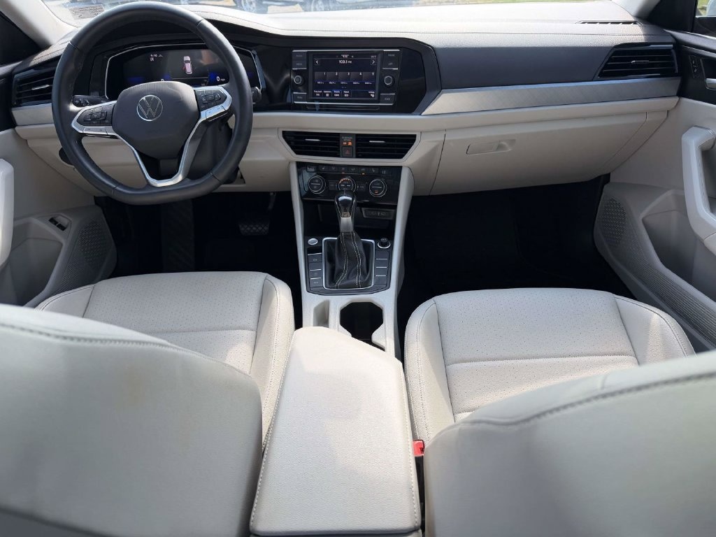Used 2024 Volkswagen Jetta 1.5T SE Sedan