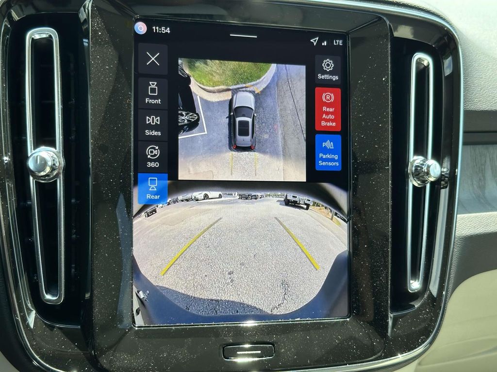 New 2026 Volvo XC40 B4 Plus SUV
