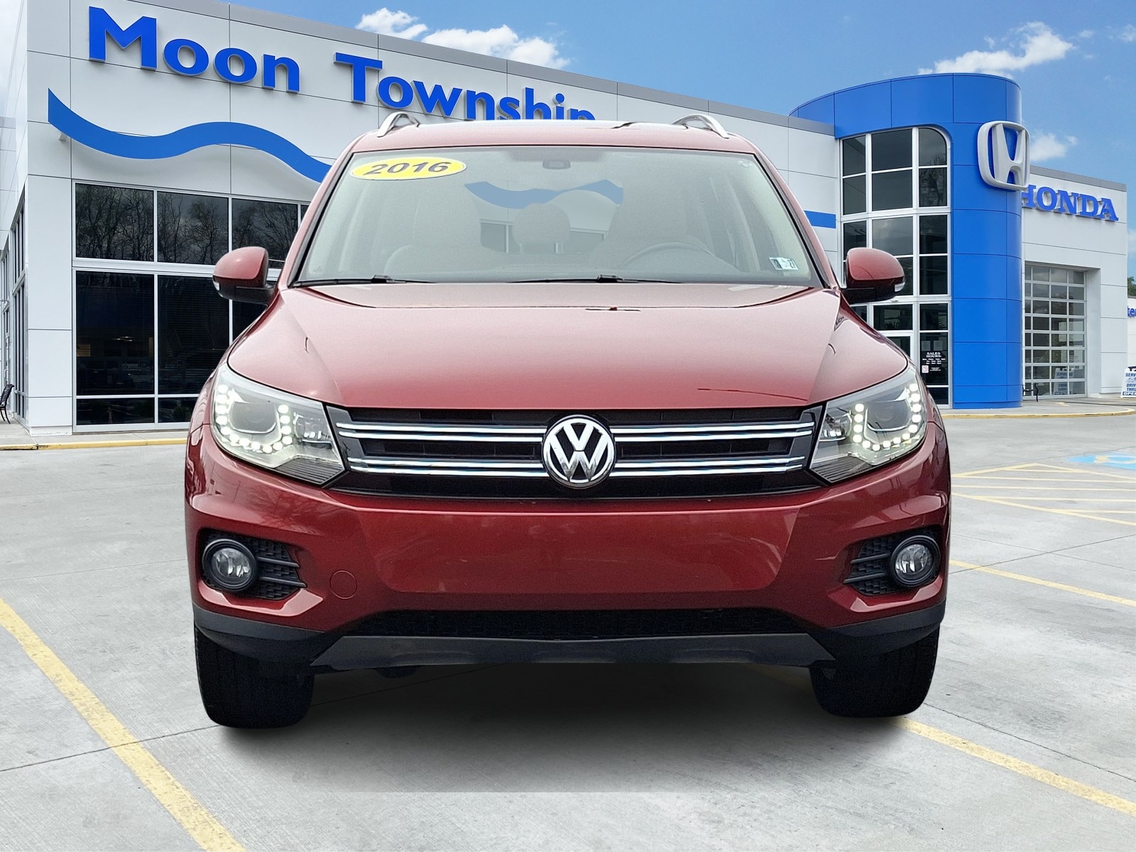 Used 2016 Volkswagen Tiguan SE with VIN WVGBV7AX5GW073981 for sale in Carnot-Moon, PA