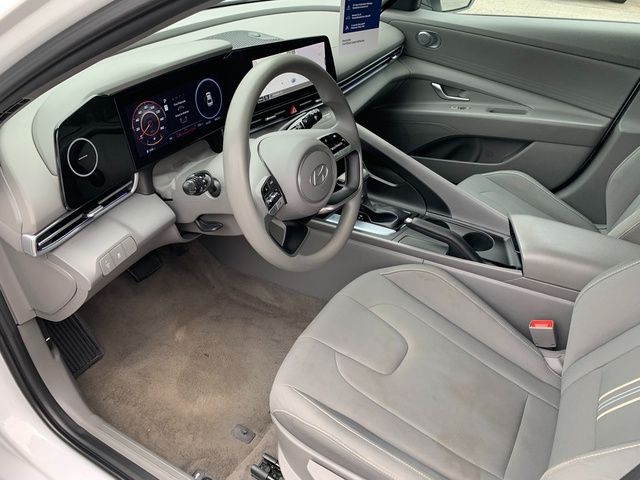 2024 Hyundai Elantra SEL - Photo 22