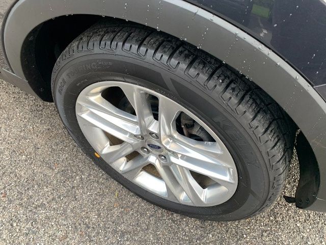 2017 Ford Explorer Limited - Photo 9