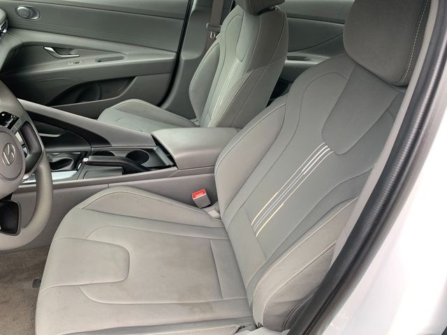 2024 Hyundai Elantra SEL - Photo 17