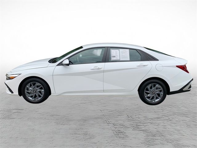 2024 Hyundai Elantra SEL - Photo 6