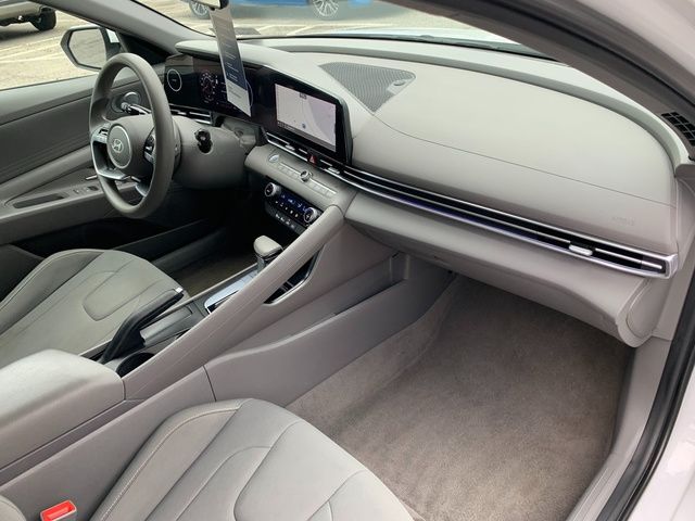 2024 Hyundai Elantra SEL - Photo 11