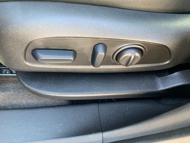 2023 GMC Terrain SLT - Photo 24