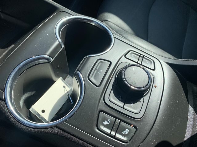 2023 GMC Terrain SLT - Photo 26