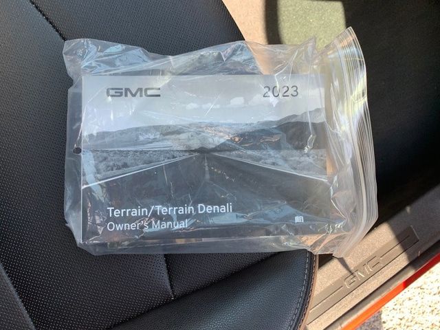 2023 GMC Terrain SLT - Photo 13