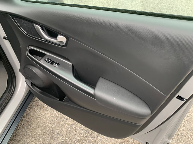 2023 Hyundai Kona Limited - Photo 13