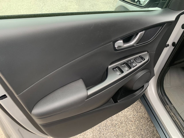 2023 Hyundai Kona Limited - Photo 21