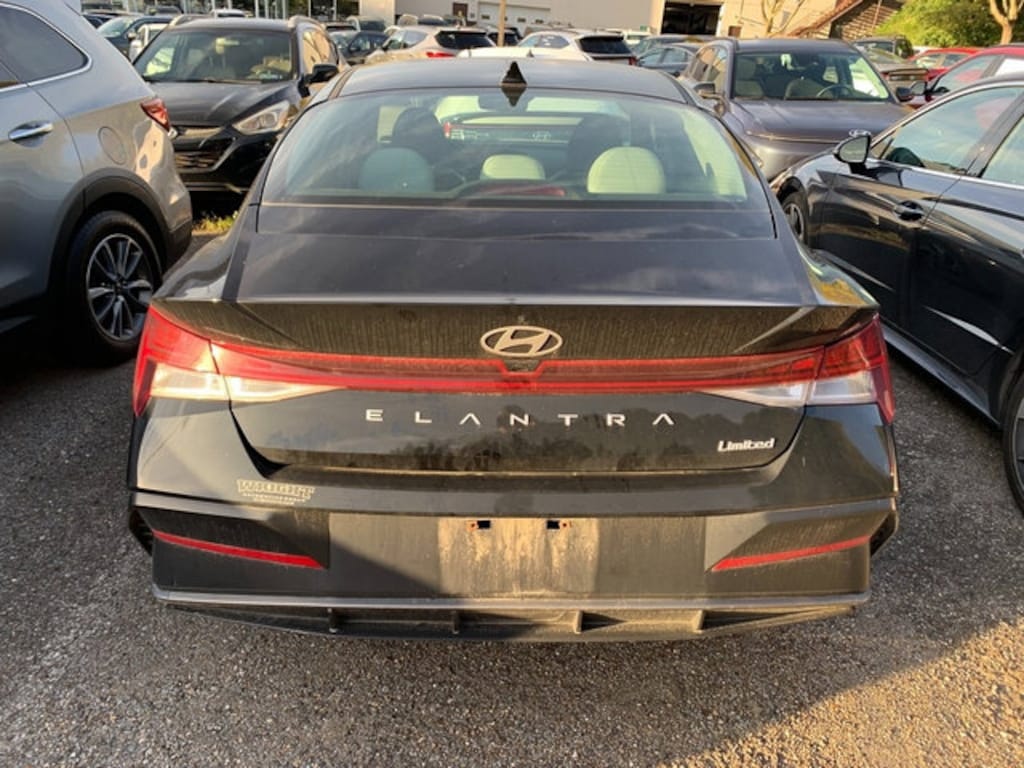 Used 2025 Hyundai Elantra Limited Sedan