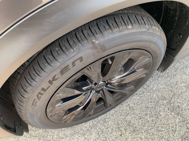 2026 Mazda CX-90 Premium Package - Photo 9