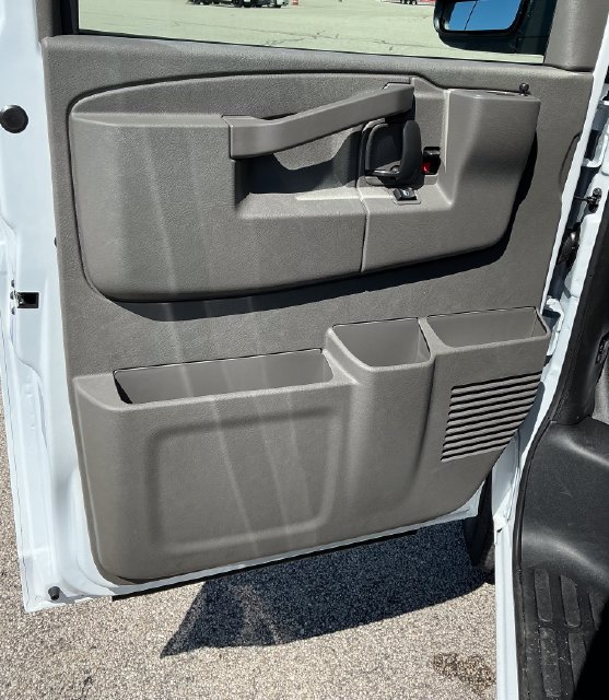 2026 Chevrolet Express Cargo Work Van - Photo 7