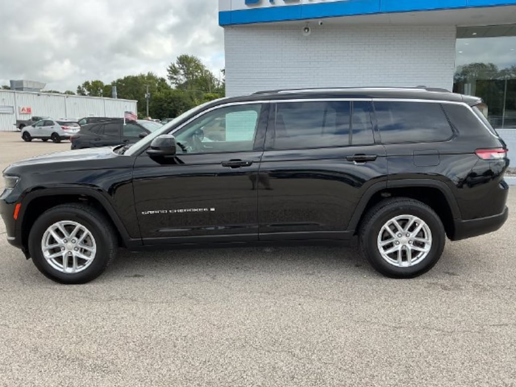 Used 2023 Jeep Grand Cherokee L Laredo 4x4 SUV