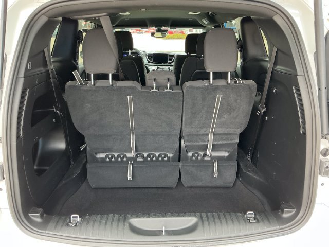 2023 Chrysler Pacifica Touring - Photo 15