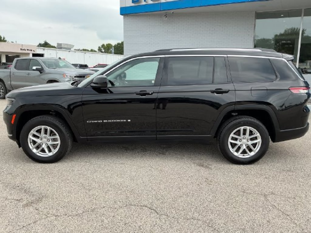 Used 2023 Jeep Grand Cherokee L Laredo 4x4 SUV