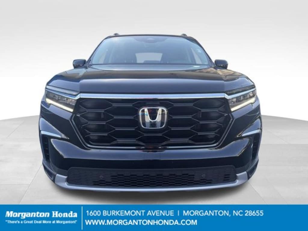 Used 2025 Honda Pilot Touring SUV