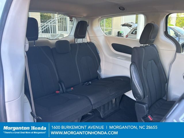 2023 Chrysler Voyager LX - Photo 35