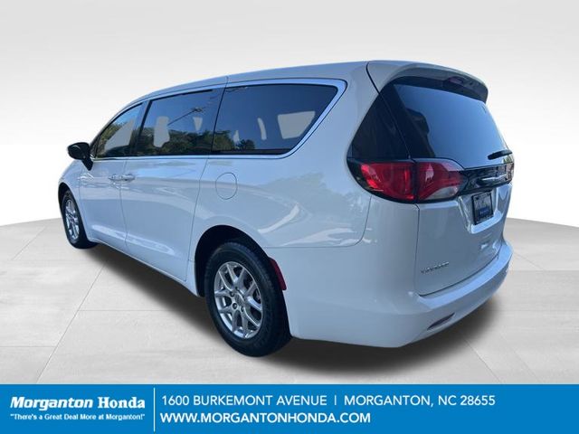 2023 Chrysler Voyager LX - Photo 6