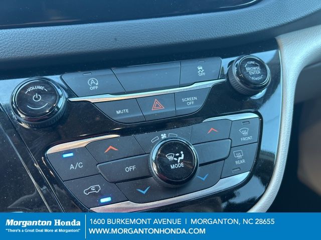 2023 Chrysler Voyager LX - Photo 23